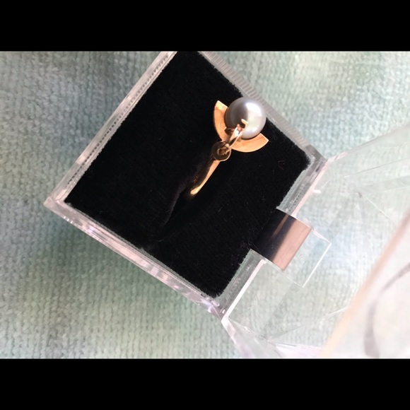 Beautiful classic grey white pearl ring 🥰🎉 - Picture 4 of 10